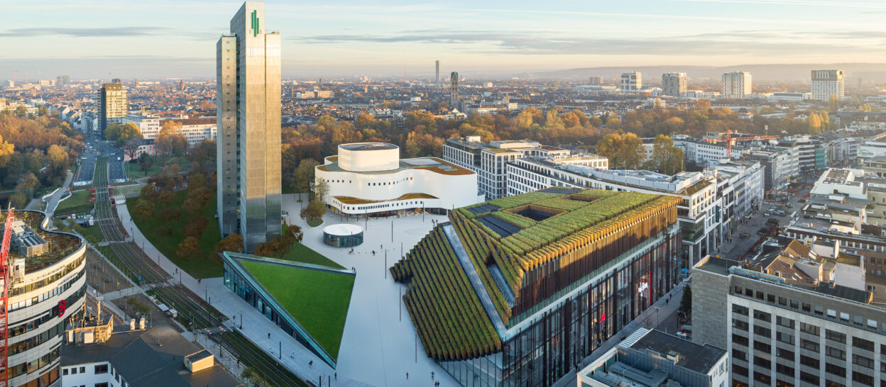 KII Kö-Bogen und Schauspielhaus in Düsseldorf